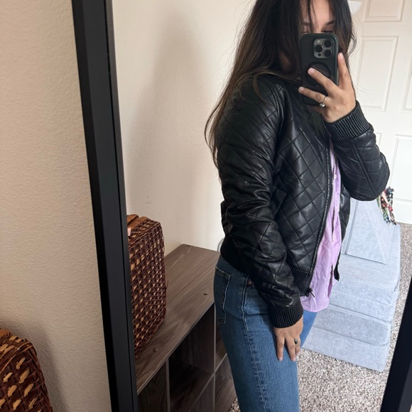 SILENCE + NOISE Quilted Vegan Leather Bomber Jacket - Picture 10 of 12